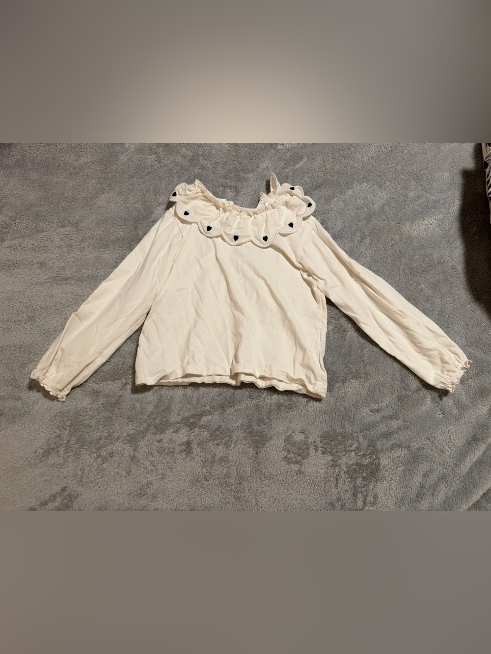 Zara Girls Cream Long Sleeve Top with Scalloped Heart Trim (Size 5)